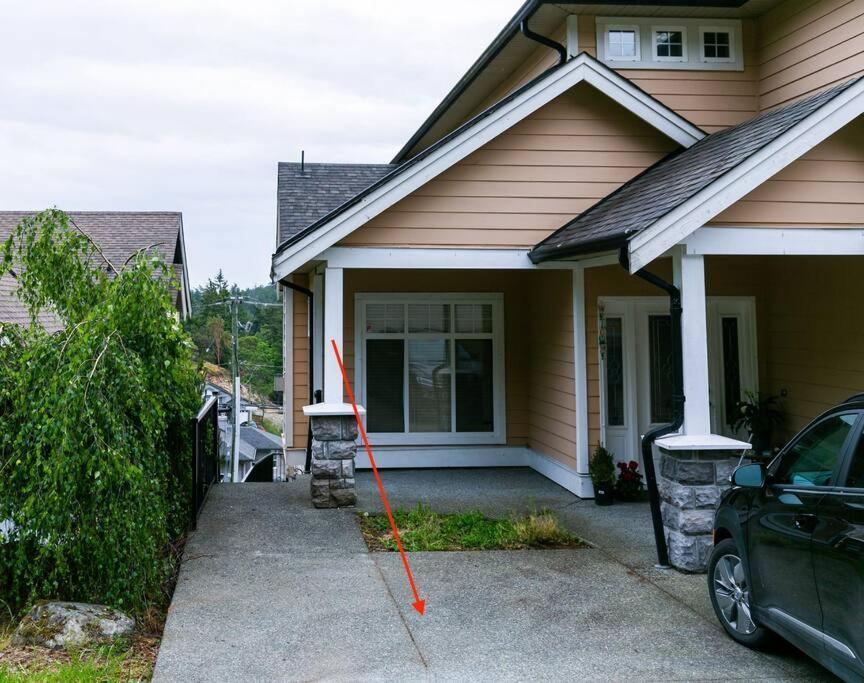 Cozy Renovated Oasis W Private Terrace & Parking Villa Victoria Exterior photo