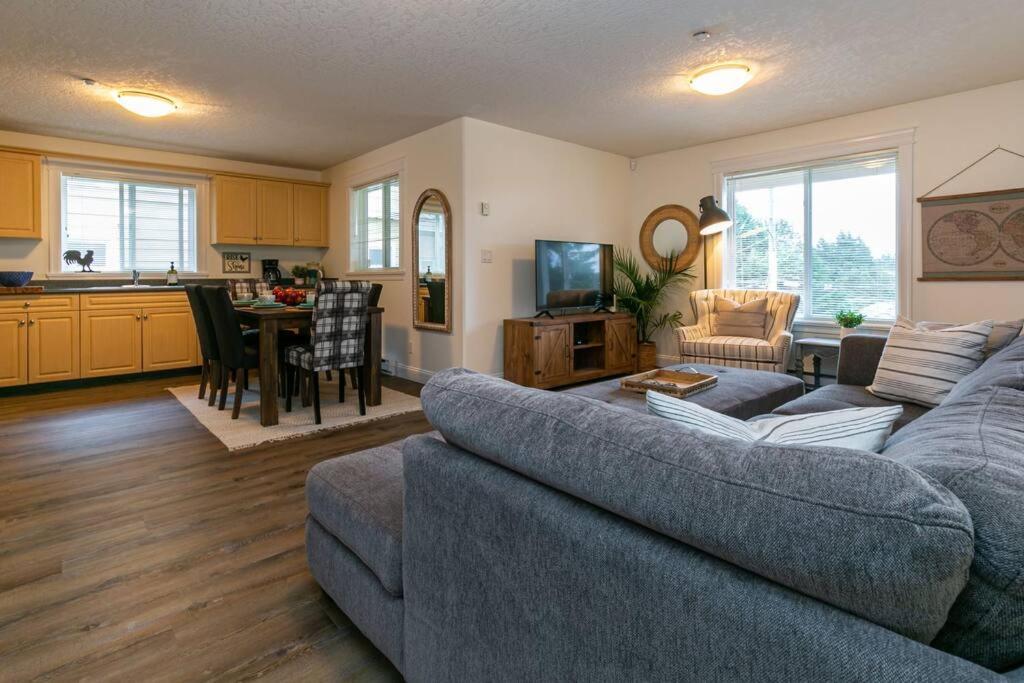 Cozy Renovated Oasis W Private Terrace & Parking Villa Victoria Exterior photo