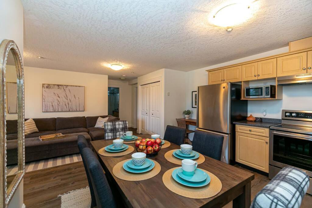 Cozy Renovated Oasis W Private Terrace & Parking Villa Victoria Exterior photo