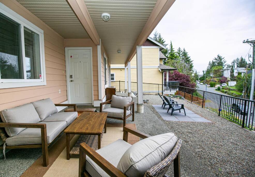 Cozy Renovated Oasis W Private Terrace & Parking Villa Victoria Exterior photo